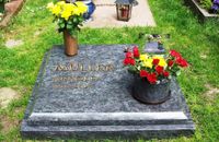 Grabsteine, Grabgestaltung und Urnengrab: Kosten und Preise